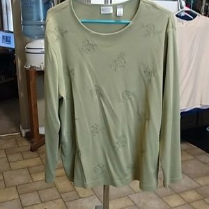 Women's olive green long sleeve pullover shirt